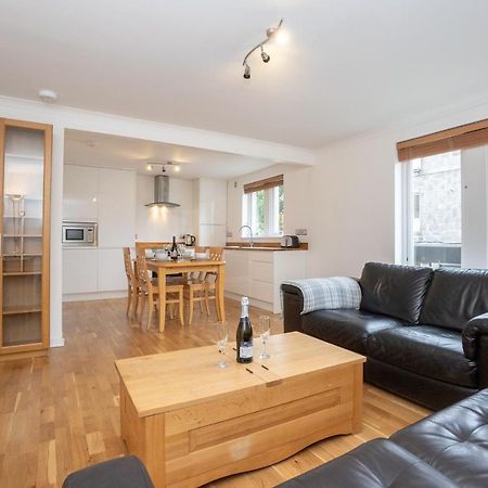 Dwellcome Home Ltd 2 King Beds West End Apt, Half Mile To Union Street Yet Quiet, Free Allocated Parking Space At Rear Entrance & Fast Wifi, Ideal For Long Term Contractor, Corporate, Etc Stays, Regular Housekeeping Option - See Our Site For Assuranc أبردين المظهر الخارجي الصورة