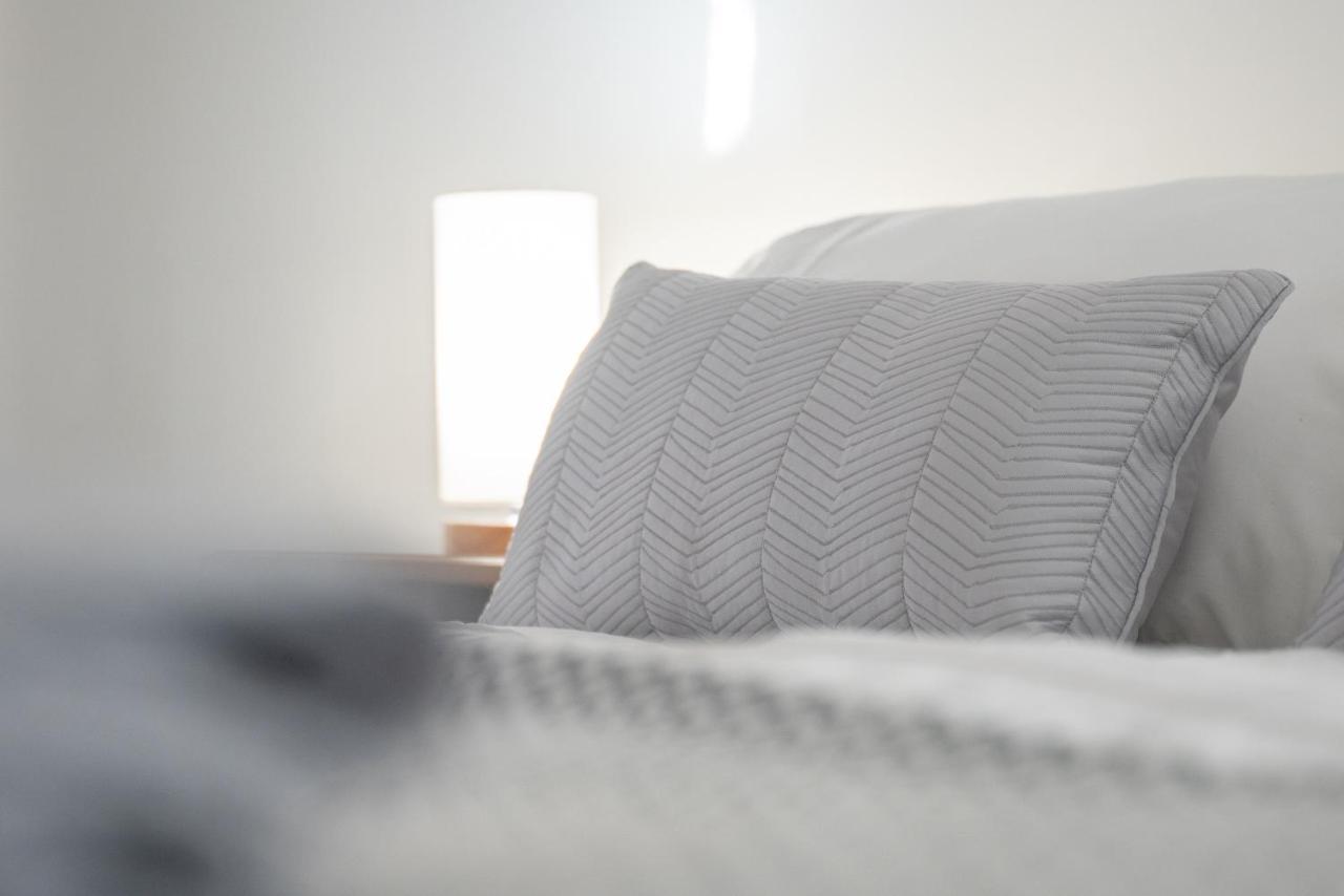 Dwellcome Home Ltd 2 King Beds West End Apt, Half Mile To Union Street Yet Quiet, Free Allocated Parking Space At Rear Entrance & Fast Wifi, Ideal For Long Term Contractor, Corporate, Etc Stays, Regular Housekeeping Option - See Our Site For Assuranc أبردين المظهر الخارجي الصورة