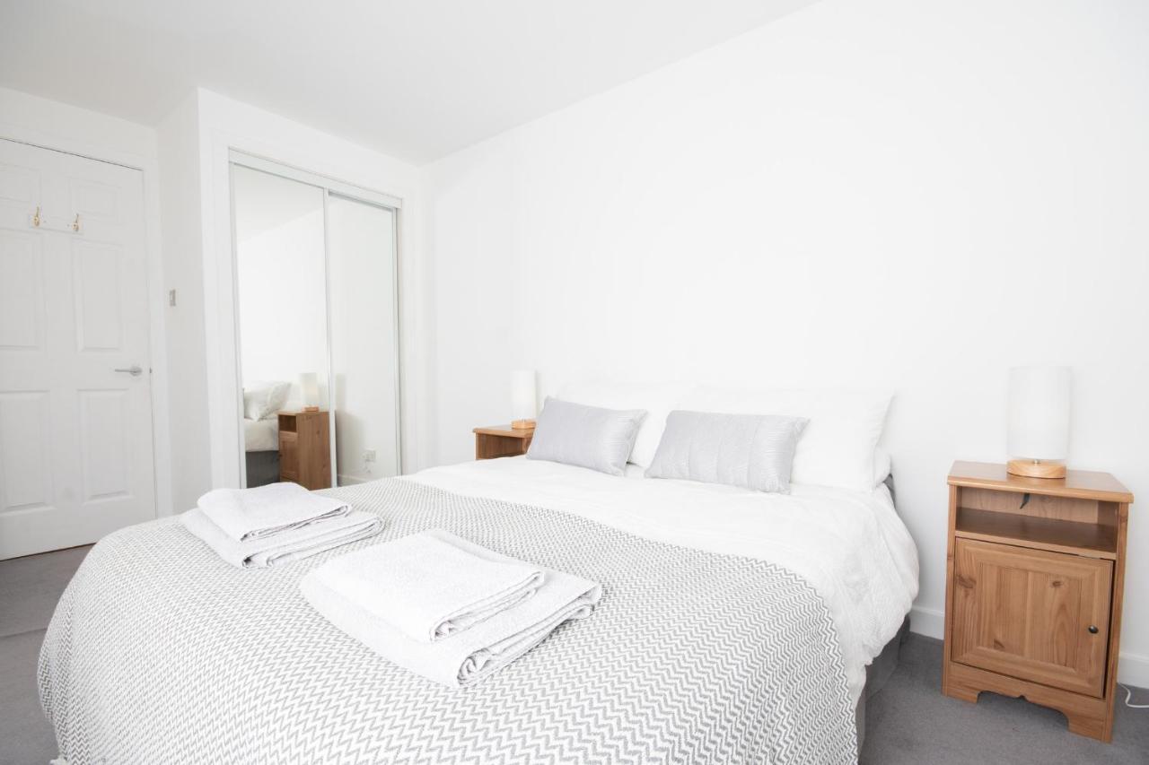 Dwellcome Home Ltd 2 King Beds West End Apt, Half Mile To Union Street Yet Quiet, Free Allocated Parking Space At Rear Entrance & Fast Wifi, Ideal For Long Term Contractor, Corporate, Etc Stays, Regular Housekeeping Option - See Our Site For Assuranc أبردين المظهر الخارجي الصورة