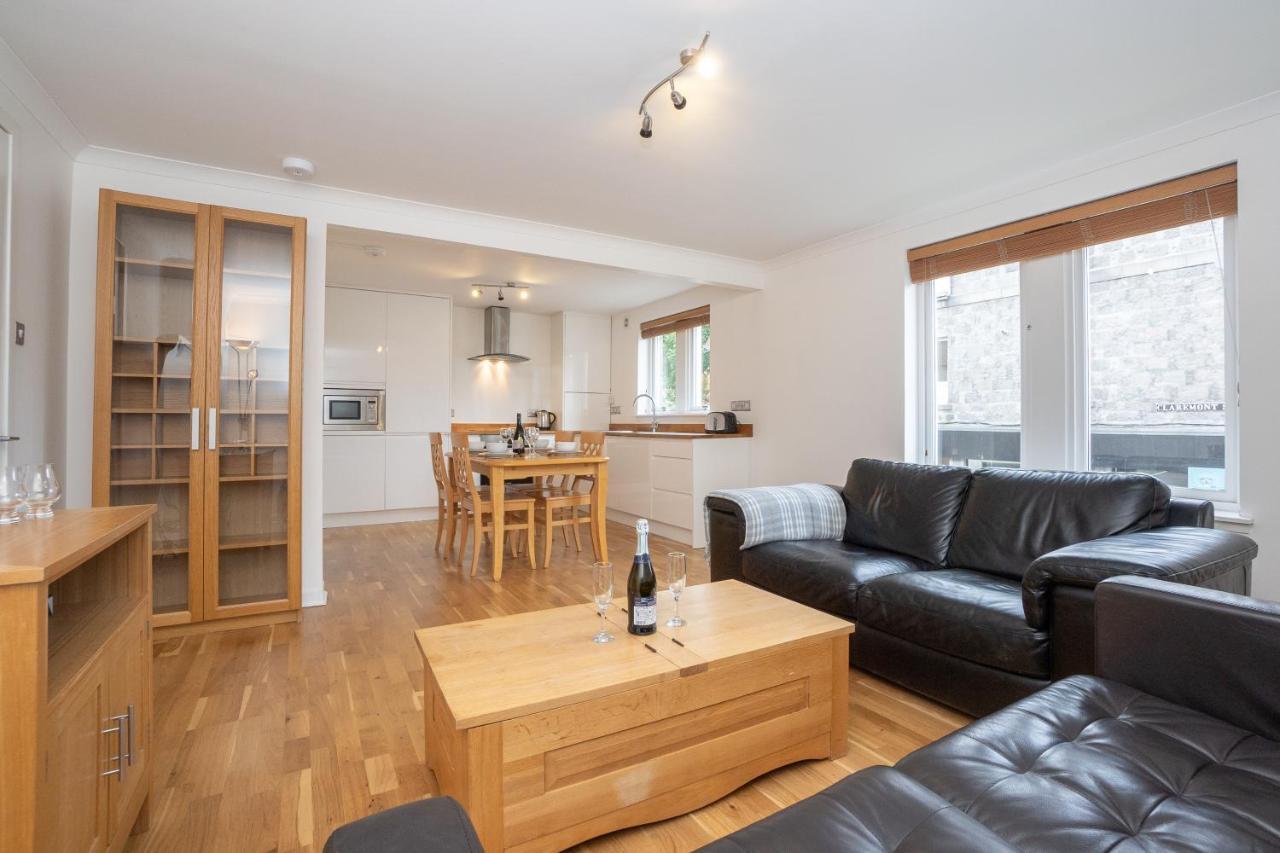 Dwellcome Home Ltd 2 King Beds West End Apt, Half Mile To Union Street Yet Quiet, Free Allocated Parking Space At Rear Entrance & Fast Wifi, Ideal For Long Term Contractor, Corporate, Etc Stays, Regular Housekeeping Option - See Our Site For Assuranc أبردين المظهر الخارجي الصورة
